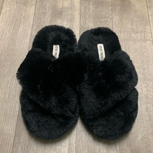 Womens Steve Madden Fluffy Faux Fur Criss Cross Comfy House Bedtime Slippers - Picture 2 of 7